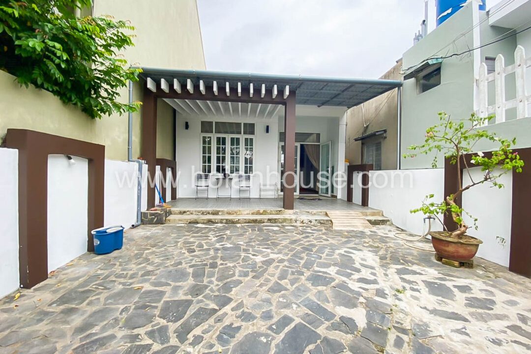 3 Beds, 3 Baths House For Rent In The Heart Of Cam Chau,hoi An. (12 Million Vnd/month Approximately $510)(hah578)