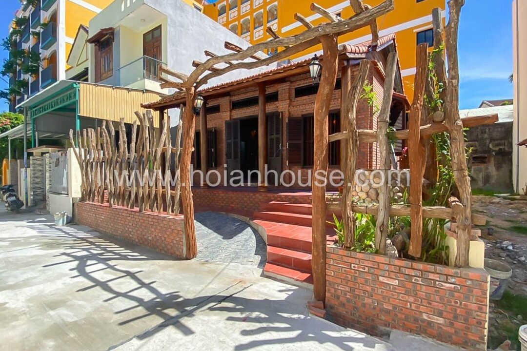 Come Out To See This Charming Wooden Premise For Rent In An Hoi, Old Town, Hoi An! ( 8 Million Vnd/month – Approximately $340)(hah621)