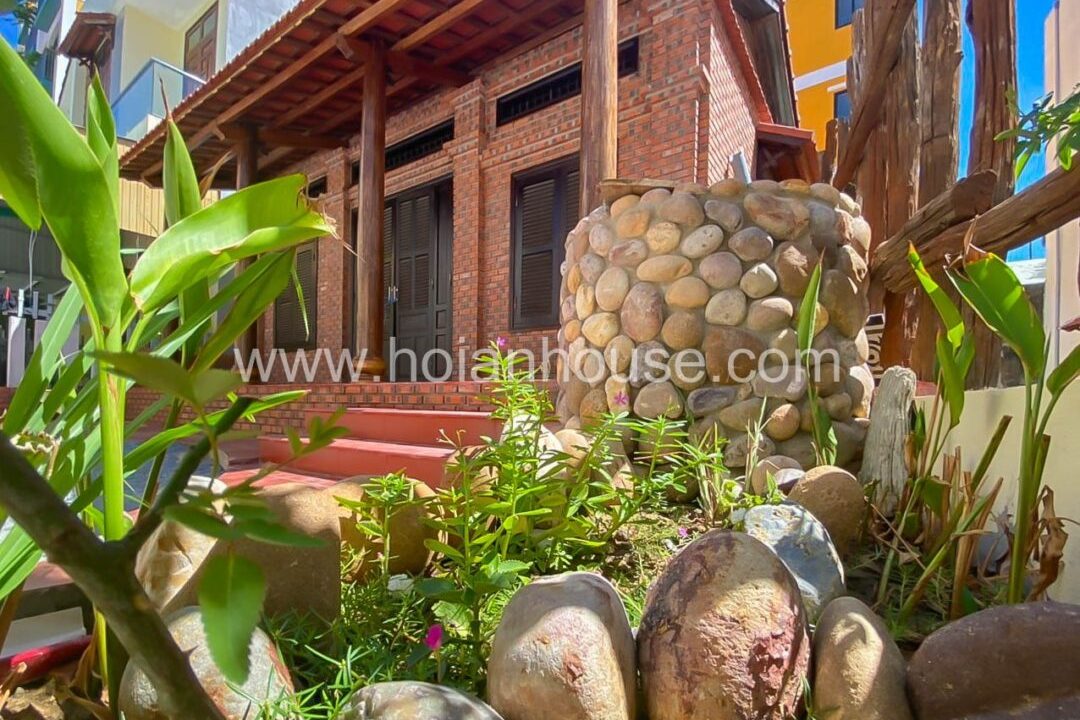 Come Out To See This Charming Wooden Premise For Rent In An Hoi, Old Town, Hoi An! ( 8 Million Vnd/month – Approximately $340)(hah621)