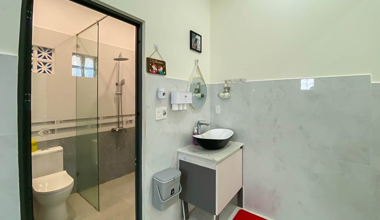 (hah677) A 2 Bedroom House For Rent On An Bang Beach.