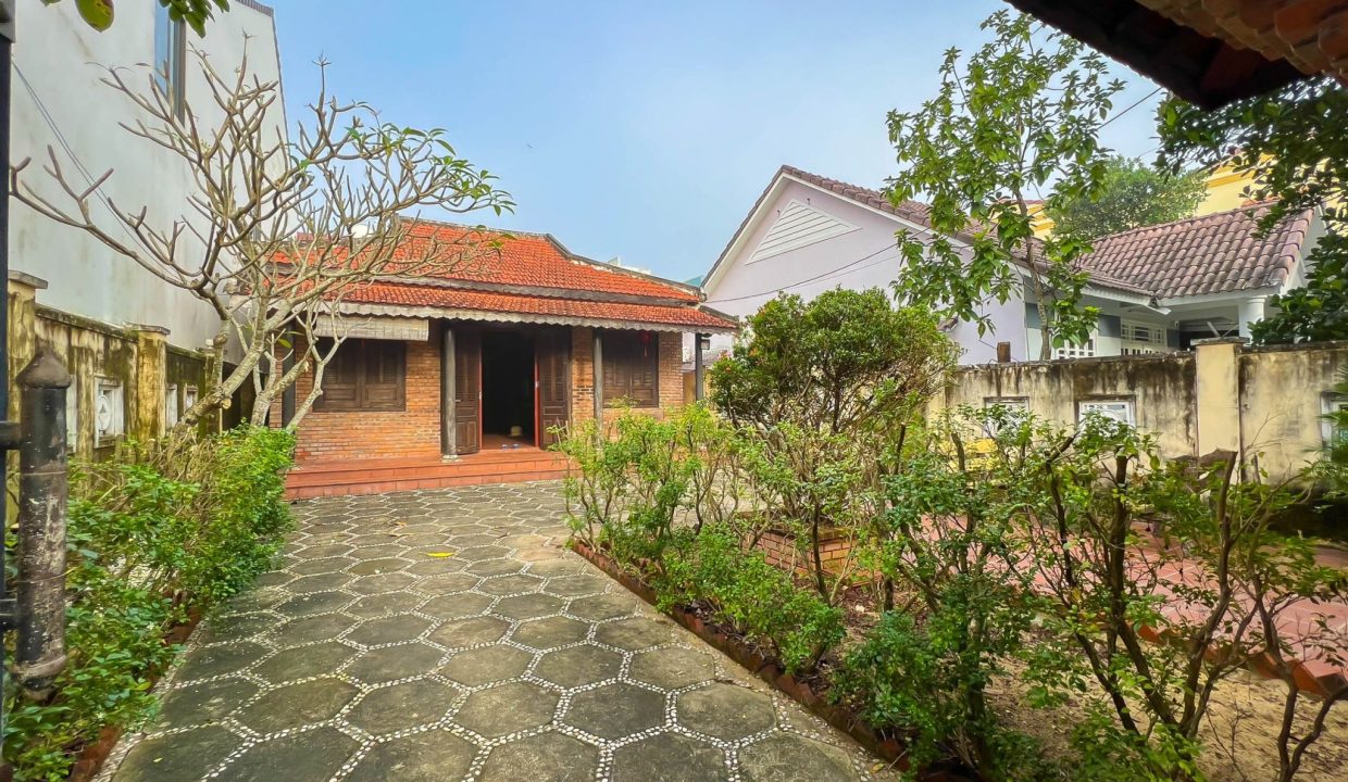 Traditional Wooden House With A Beautiful Garden For Rent In Hoi An.(hah668)